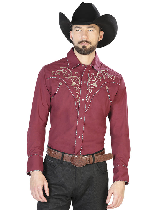 Camisa Vaquera Bordada Manga Larga Burgandy para Hombre 'El Señor de los Cielos' - ID: 42888 Camisas Bordadas El Señor de los Cielos Burgandy