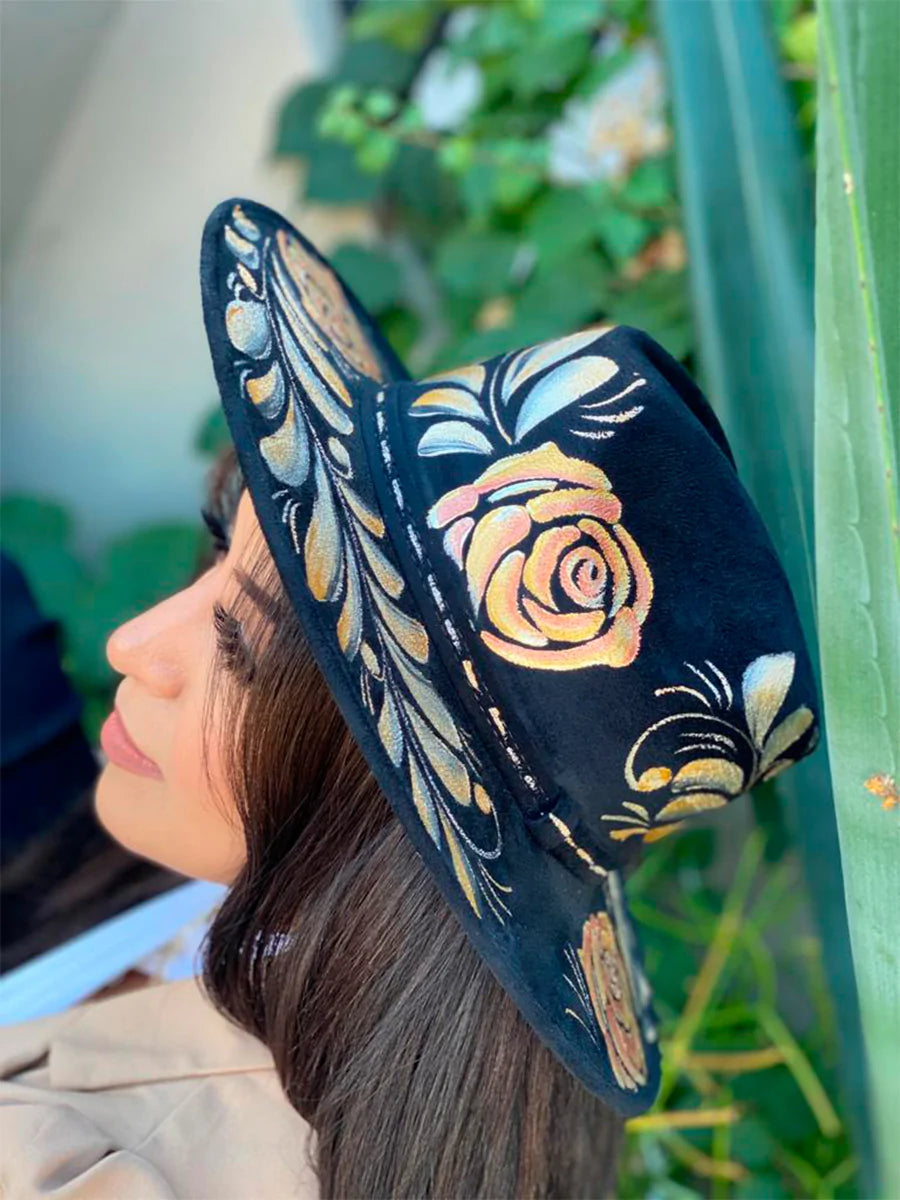 Sombrero Artesanal Floral Pintado a Mano de Piel Gamuza para Mujer 'Mexico Artesanal' - ID: 603737 Artisan Hat Mexico Artesanal 